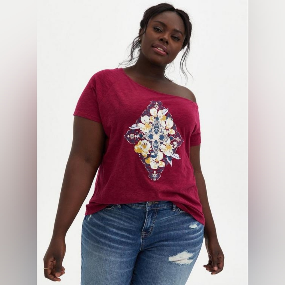 Torrid Off Shoulder Tee Heritage Slub Mandala Red Wine size 3 22/24